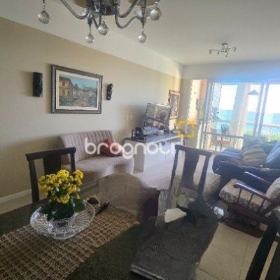 Apartamento com 108m², 3 quartos (sendo 1 suíte), 2 garagens, no bairro Canasvieiras em Florianópolis