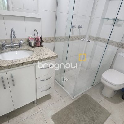 Apartamento com 108m², 3 quartos (sendo 1 suíte), 2 garagens, no bairro Canasvieiras em Florianópolis