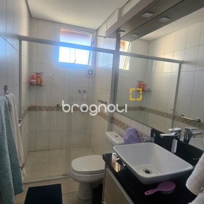 Apartamento com 108m², 3 quartos (sendo 1 suíte), 2 garagens, no bairro Canasvieiras em Florianópolis