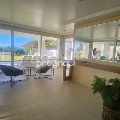 Apartamento com 108m², 3 quartos (sendo 1 suíte), 2 garagens, no bairro Canasvieiras em Florianópolis