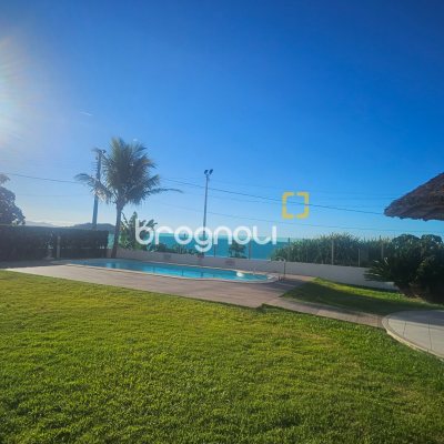 Apartamento com 108m², 3 quartos (sendo 1 suíte), 2 garagens, no bairro Canasvieiras em Florianópolis