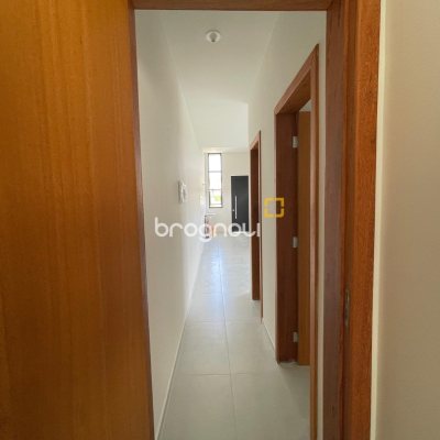 Casa com 53m², 2 quartos, 2 garagens, no bairro Forquilhas em São José