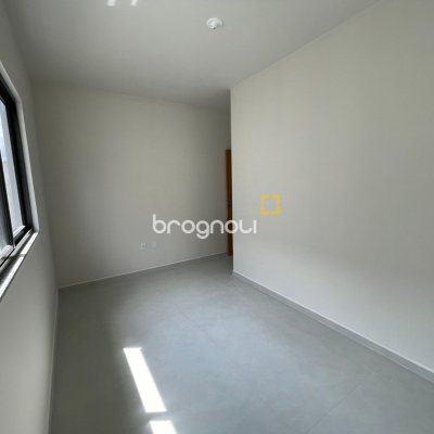 Casa com 53m², 2 quartos, 2 garagens, no bairro Forquilhas em São José