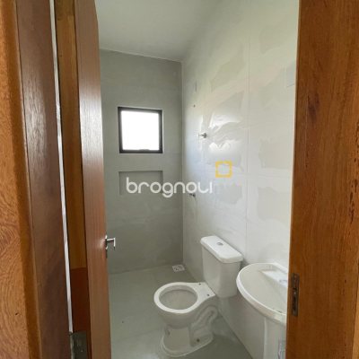 Casa com 53m², 2 quartos, 2 garagens, no bairro Forquilhas em São José