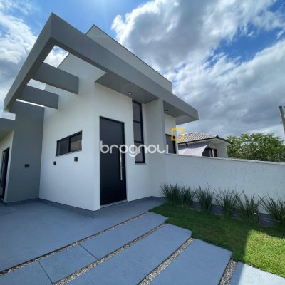 Casa com 53m², 2 quartos, 2 garagens, no bairro Forquilhas em São José