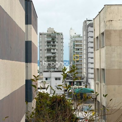 Apartamento com 81m², 3 quartos (sendo 1 suíte), 1 garagem, no bairro Centro em Florianópolis