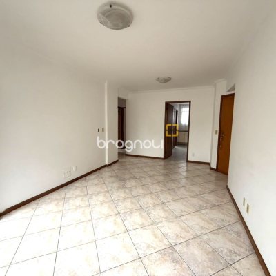 Apartamento com 81m², 3 quartos (sendo 1 suíte), 1 garagem, no bairro Centro em Florianópolis