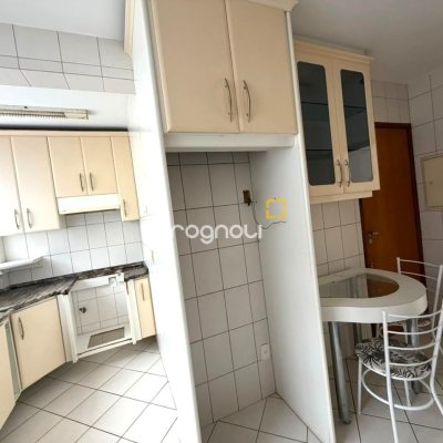 Apartamento com 81m², 3 quartos (sendo 1 suíte), 1 garagem, no bairro Centro em Florianópolis