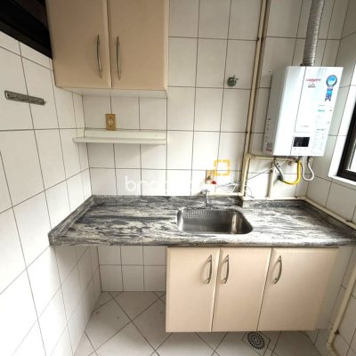 Apartamento com 81m², 3 quartos (sendo 1 suíte), 1 garagem, no bairro Centro em Florianópolis