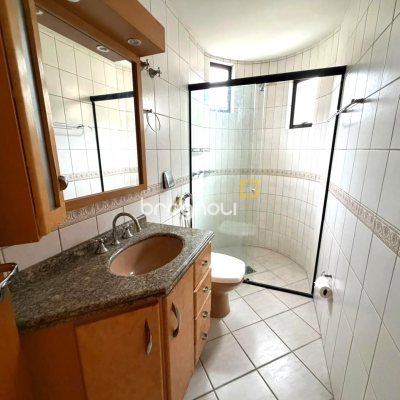 Apartamento com 81m², 3 quartos (sendo 1 suíte), 1 garagem, no bairro Centro em Florianópolis