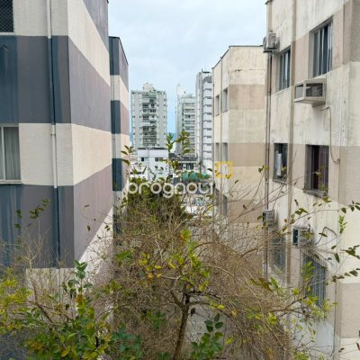 Apartamento com 81m², 3 quartos (sendo 1 suíte), 1 garagem, no bairro Centro em Florianópolis