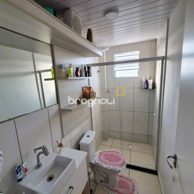 Apartamento com 48m², 2 quartos, 1 garagem, no bairro Roçado em São José
