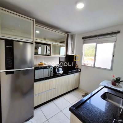 Apartamento com 48m², 2 quartos, 1 garagem, no bairro Roçado em São José