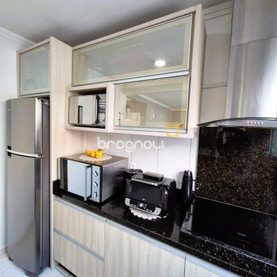 Apartamento com 48m², 2 quartos, 1 garagem, no bairro Roçado em São José