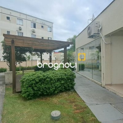 Apartamento com 48m², 2 quartos, 1 garagem, no bairro Roçado em São José