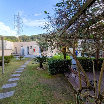 Apartamento com 48m², 2 quartos, 1 garagem, no bairro Roçado em São José