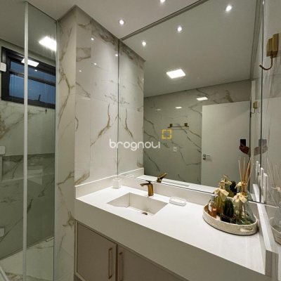 Apartamento com 142m², 3 quartos (sendo 1 suíte), 2 garagens, no bairro Jurerê em Florianópolis