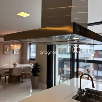 Apartamento com 142m², 3 quartos (sendo 1 suíte), 2 garagens, no bairro Jurerê em Florianópolis