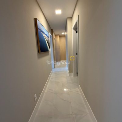 Apartamento com 142m², 3 quartos (sendo 1 suíte), 2 garagens, no bairro Jurerê em Florianópolis