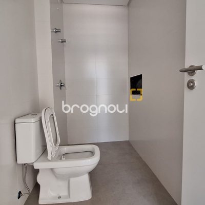 Apartamento com 70m², 2 quartos (sendo 2 suítes), 1 garagem, no bairro Jurerê em Florianópolis