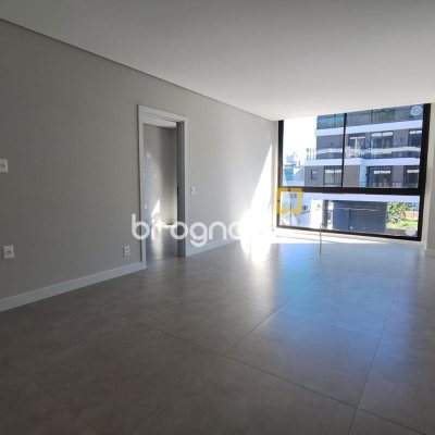Apartamento com 70m², 2 quartos (sendo 2 suítes), 1 garagem, no bairro Jurerê em Florianópolis