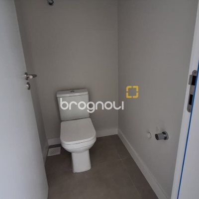 Apartamento com 70m², 2 quartos (sendo 2 suítes), 1 garagem, no bairro Jurerê em Florianópolis