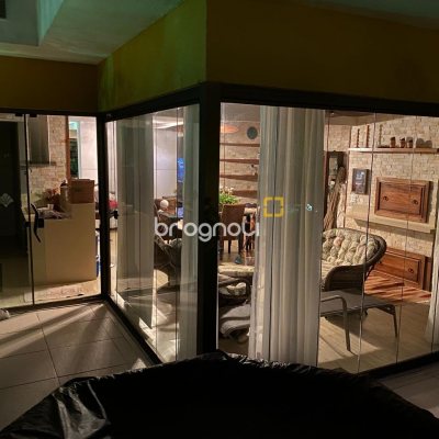 Cobertura com 158m², 3 quartos (sendo 1 suíte), 2 garagens, no bairro Campeche em Florianópolis