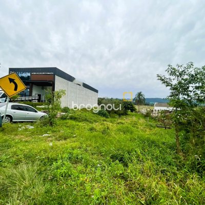 Terreno com 1304m², no bairro Areias do Meio em Governador Celso Ramos