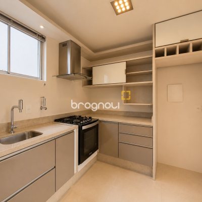 Apartamento com 69m², 2 quartos, 2 garagens, no bairro Bom Abrigo em Florianópolis