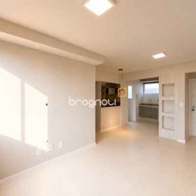 Apartamento com 69m², 2 quartos, 2 garagens, no bairro Bom Abrigo em Florianópolis