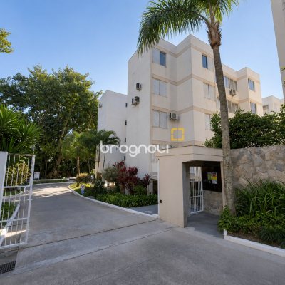Apartamento com 69m², 2 quartos, 2 garagens, no bairro Bom Abrigo em Florianópolis