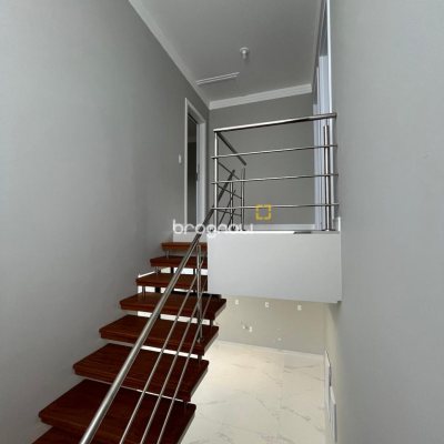 Casa com 137m², 4 quartos (sendo 3 suítes), 2 garagens, no bairro Forquilhas em São José