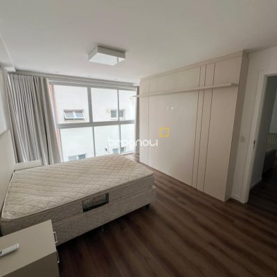 Apartamento com 57m², 1 quarto (sendo 1 suíte), 1 garagem, no bairro Centro em Florianópolis