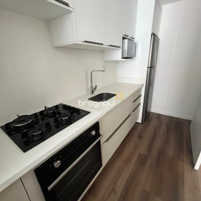 Apartamento com 57m², 1 quarto (sendo 1 suíte), 1 garagem, no bairro Centro em Florianópolis