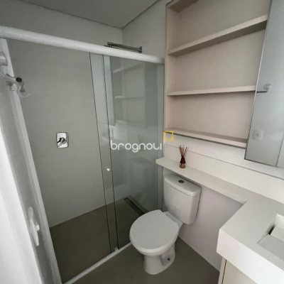 Apartamento com 57m², 1 quarto (sendo 1 suíte), 1 garagem, no bairro Centro em Florianópolis