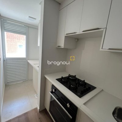 Apartamento com 57m², 1 quarto (sendo 1 suíte), 1 garagem, no bairro Centro em Florianópolis