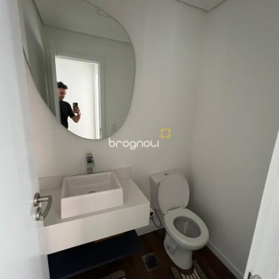 Apartamento com 57m², 1 quarto (sendo 1 suíte), 1 garagem, no bairro Centro em Florianópolis