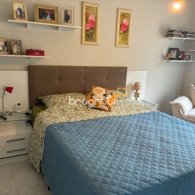 Casa com 360m², 3 quartos (sendo 1 suíte), 3 garagens, no bairro Santa Mônica em Florianópolis