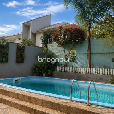 Casa com 360m², 3 quartos (sendo 1 suíte), 3 garagens, no bairro Santa Mônica em Florianópolis
