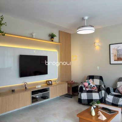 Casa com 360m², 3 quartos (sendo 1 suíte), 3 garagens, no bairro Santa Mônica em Florianópolis