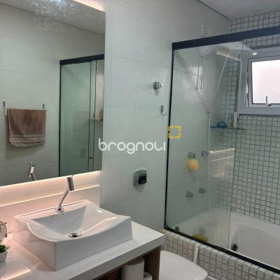 Casa com 360m², 3 quartos (sendo 1 suíte), 3 garagens, no bairro Santa Mônica em Florianópolis