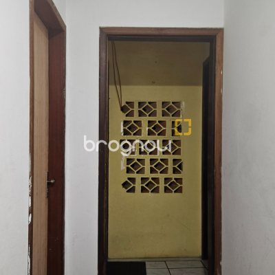 Prédio com 536m², 13 quartos, no bairro Centro em Florianópolis