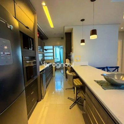 Apartamento com 121m², 4 quartos (sendo 3 suítes), 2 garagens, no bairro Cachoeira do Bom Jesus em Florianópolis