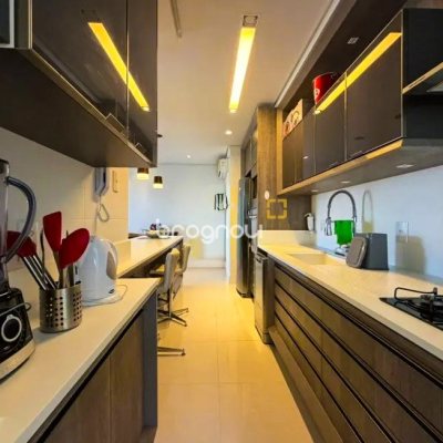 Apartamento com 121m², 4 quartos (sendo 3 suítes), 2 garagens, no bairro Cachoeira do Bom Jesus em Florianópolis