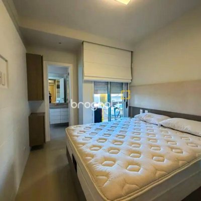 Apartamento com 121m², 4 quartos (sendo 3 suítes), 2 garagens, no bairro Cachoeira do Bom Jesus em Florianópolis