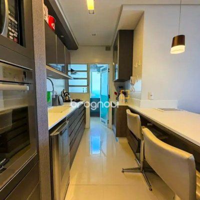Apartamento com 121m², 4 quartos (sendo 3 suítes), 2 garagens, no bairro Cachoeira do Bom Jesus em Florianópolis