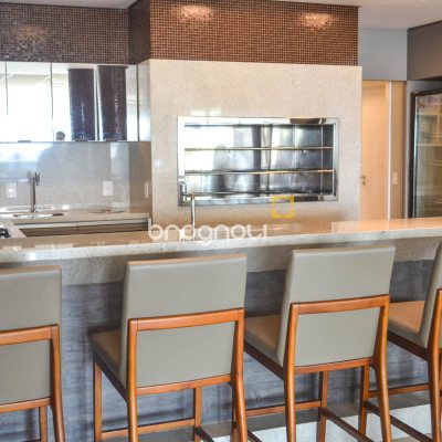 Apartamento com 121m², 4 quartos (sendo 3 suítes), 2 garagens, no bairro Cachoeira do Bom Jesus em Florianópolis