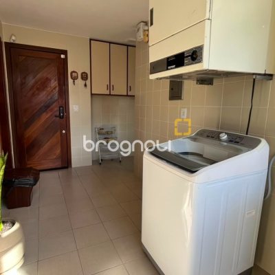 Apartamento com 209m², 4 quartos (sendo 1 suíte), 2 garagens, no bairro Itacorubi em Florianópolis