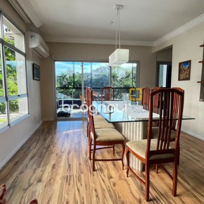 Apartamento com 209m², 4 quartos (sendo 1 suíte), 2 garagens, no bairro Itacorubi em Florianópolis