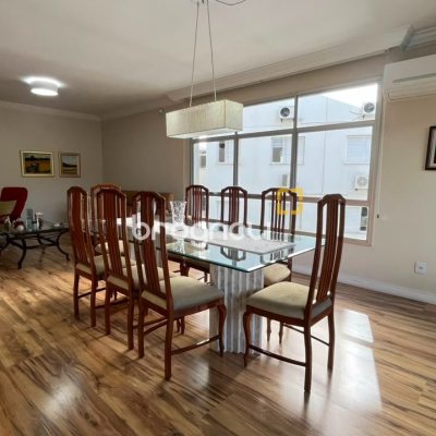 Apartamento com 209m², 4 quartos (sendo 1 suíte), 2 garagens, no bairro Itacorubi em Florianópolis